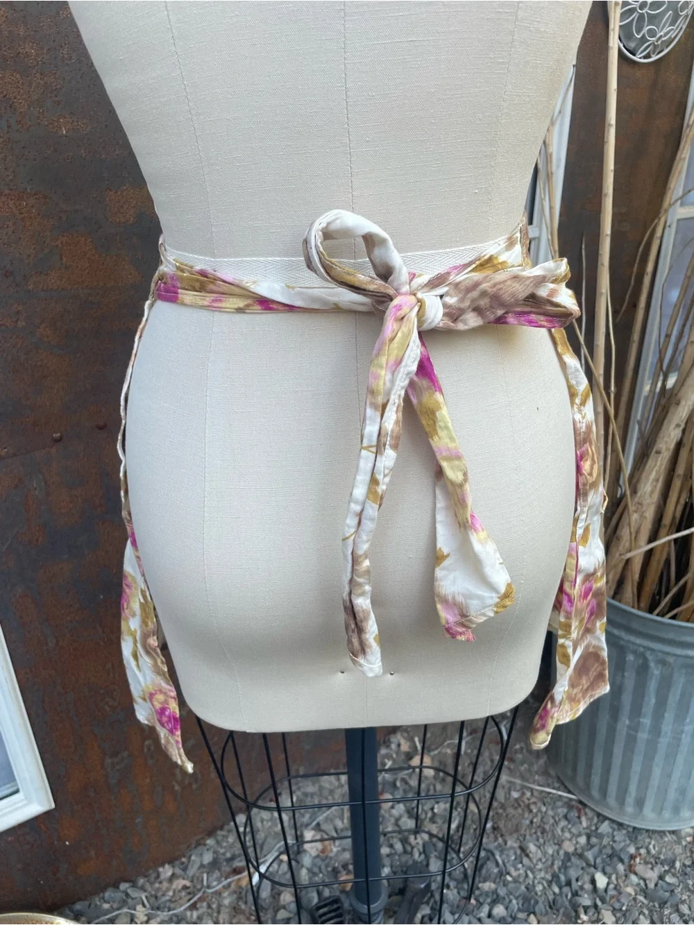 Vintage Floral-Print Half Apron